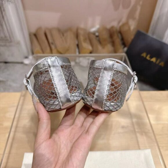 Alaia Silver Lattice Flats for Everyday Elegance - Picture 4 of 7
